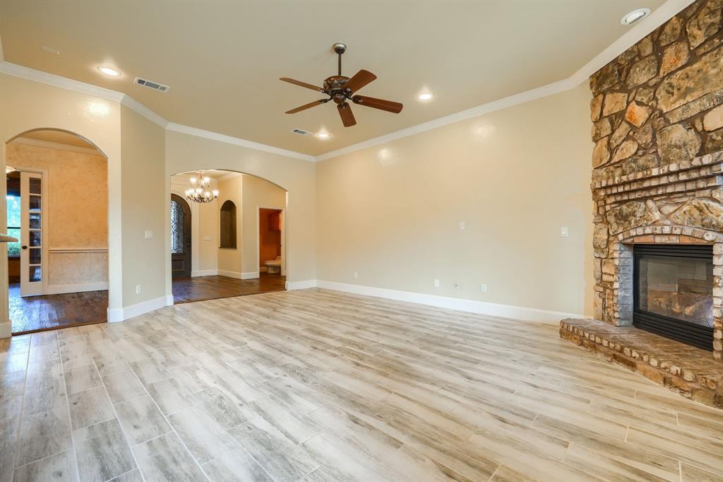 8009 Canyon Oak Drive Property Photo 12