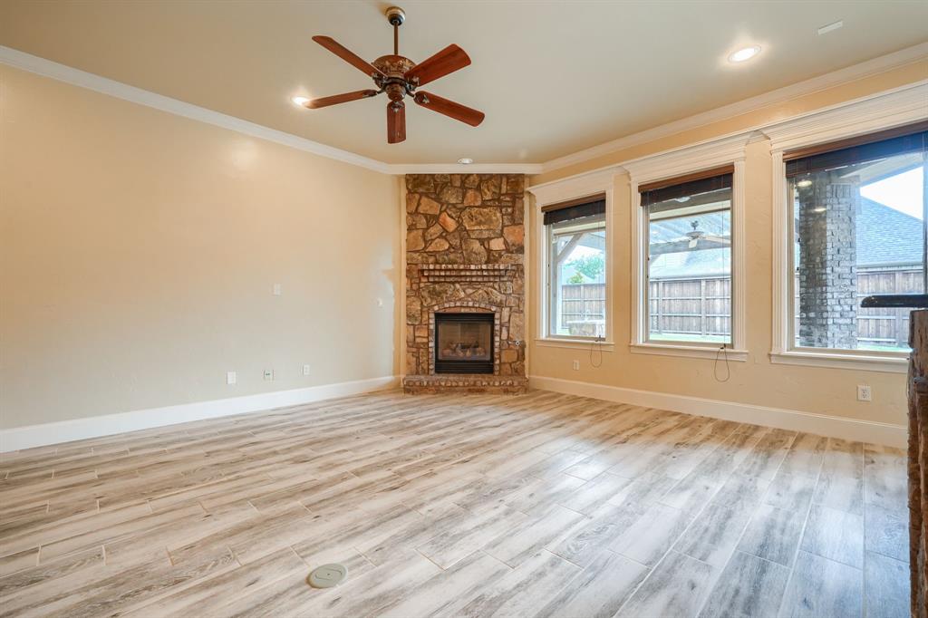 8009 Canyon Oak Drive Property Photo 13