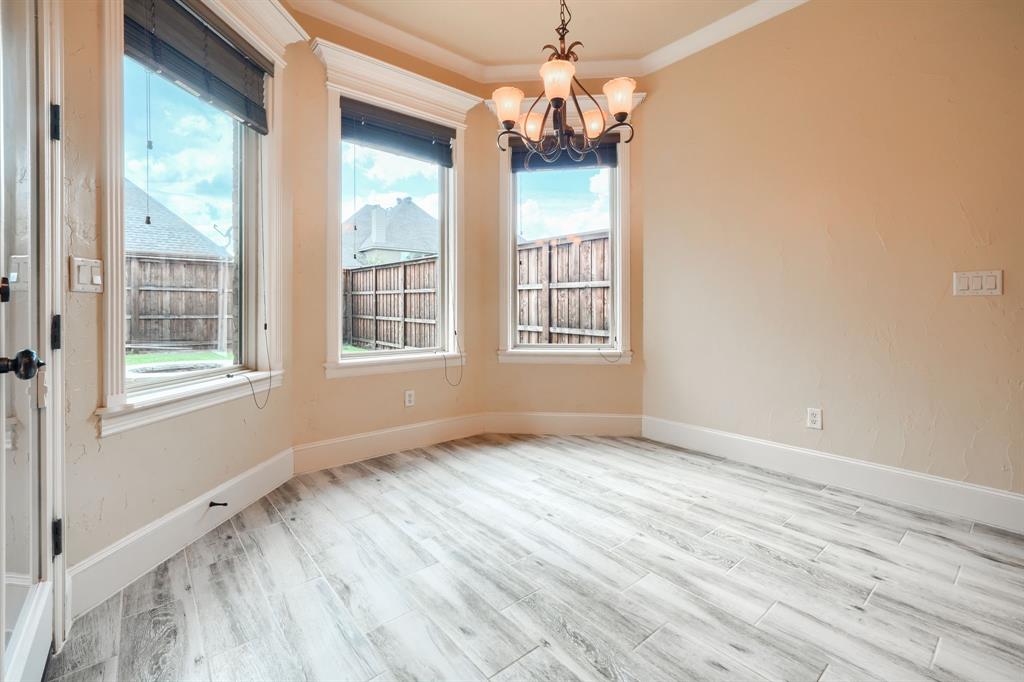 8009 Canyon Oak Drive Property Photo 15