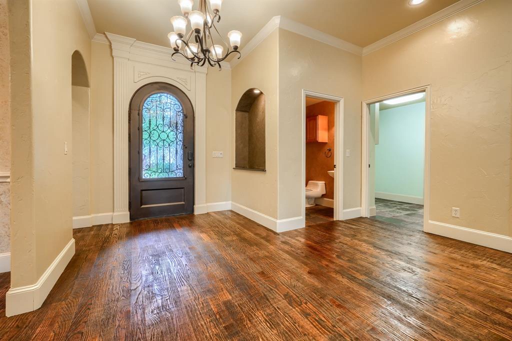 8009 Canyon Oak Drive Property Photo 22