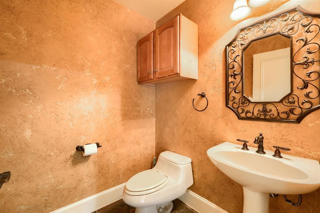 8009 Canyon Oak Drive Property Photo 23