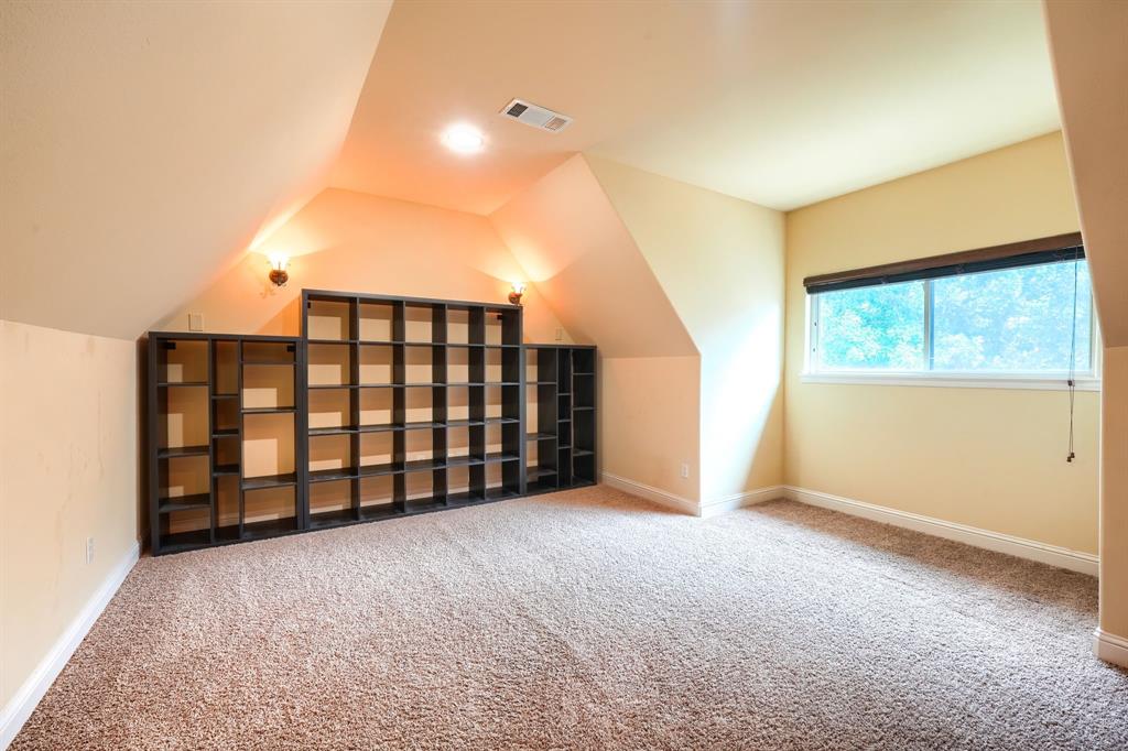 8009 Canyon Oak Drive Property Photo 32