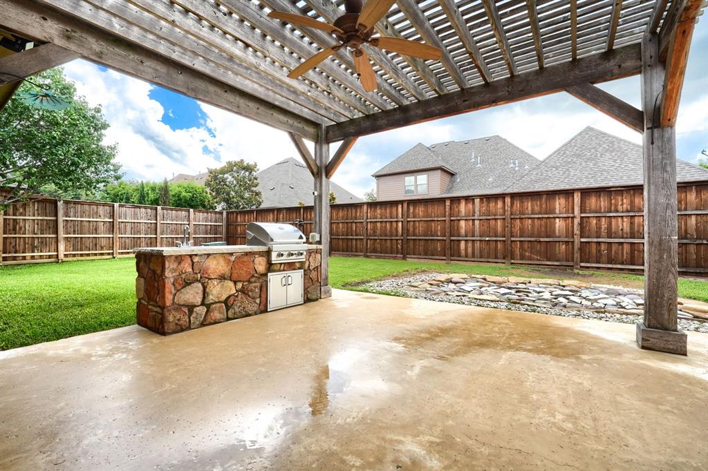 8009 Canyon Oak Drive Property Photo 36