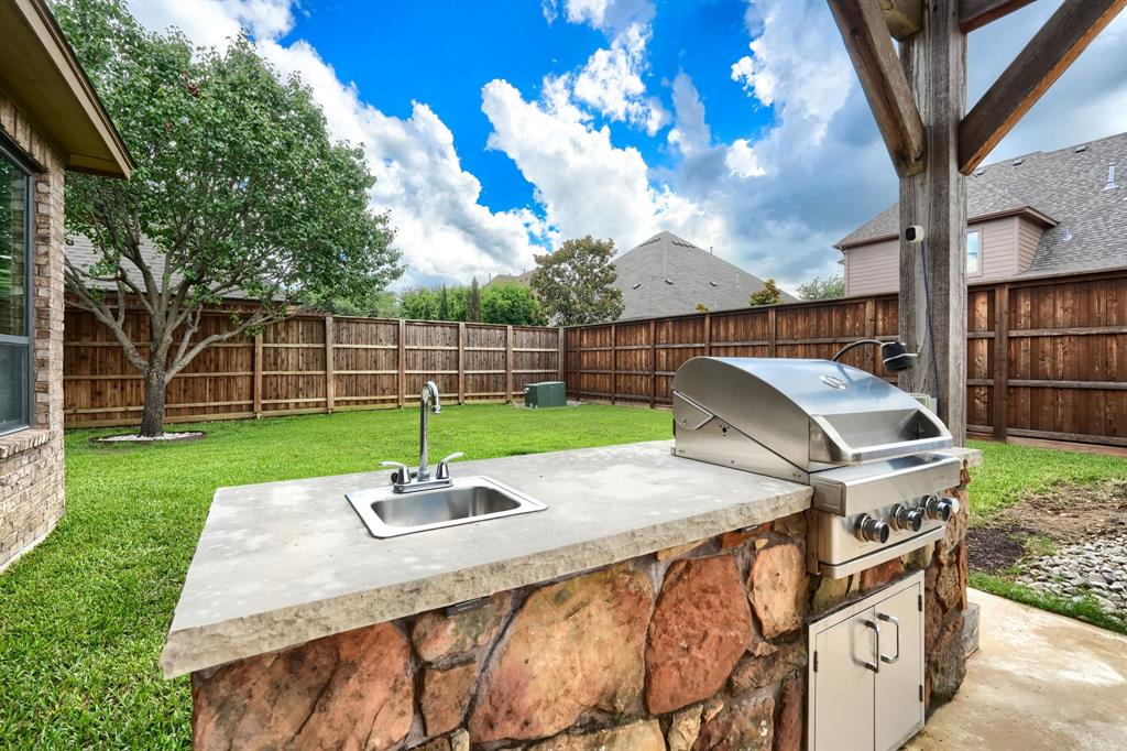 8009 Canyon Oak Drive Property Photo 37