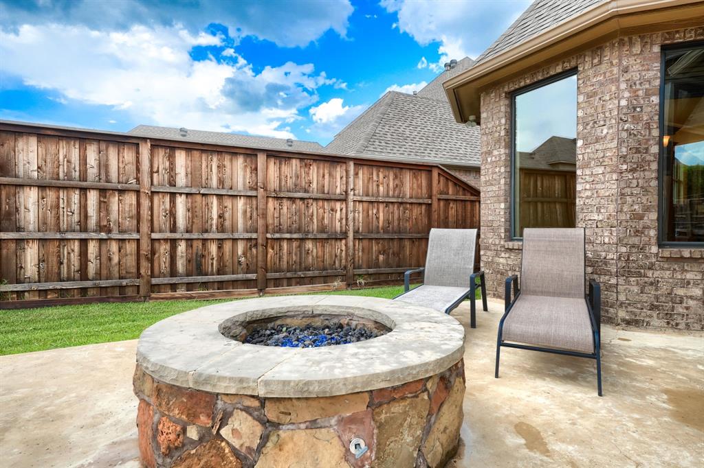 8009 Canyon Oak Drive Property Photo 38