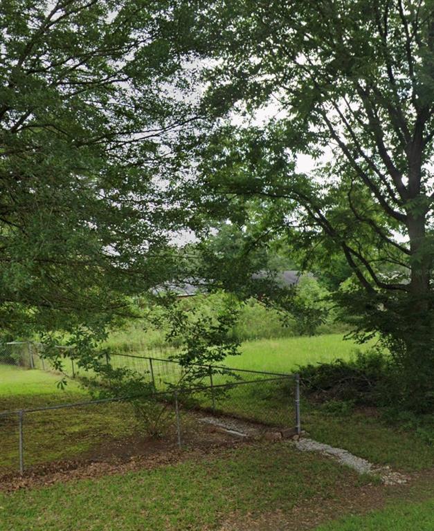 2202 E Avenue B Property Photo 2