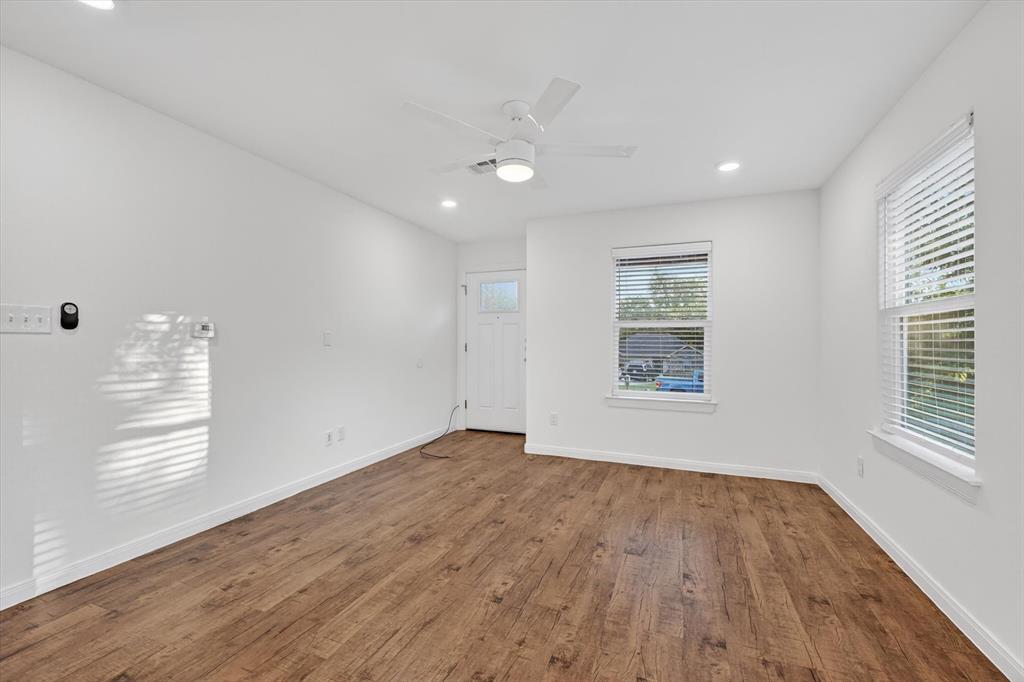 422 E Shepherd Street Property Photo 6