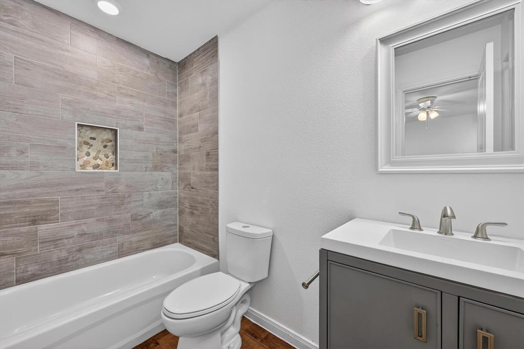 422 E Shepherd Street Property Photo 14