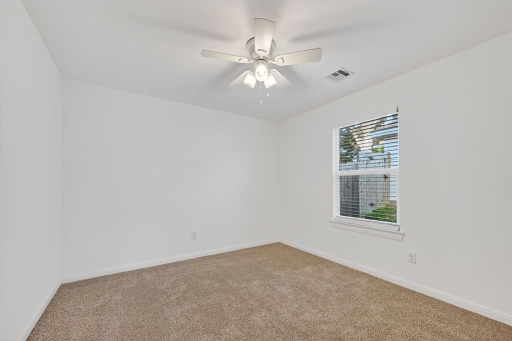 422 E Shepherd Street Property Photo 20