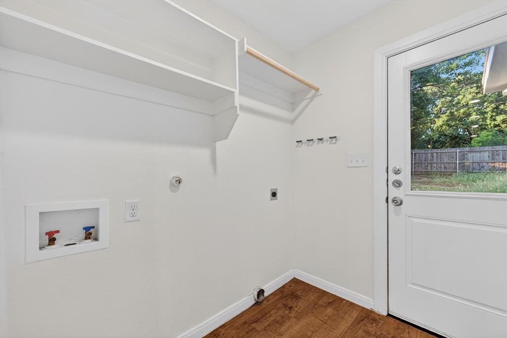 422 E Shepherd Street Property Photo 21