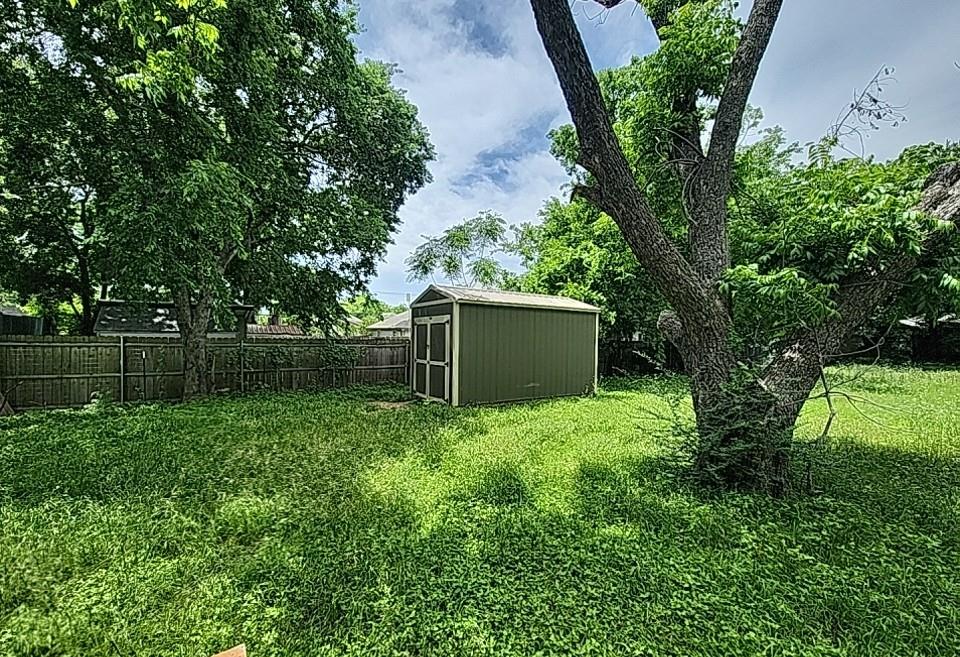 218 S Buffalo Avenue Property Photo 15