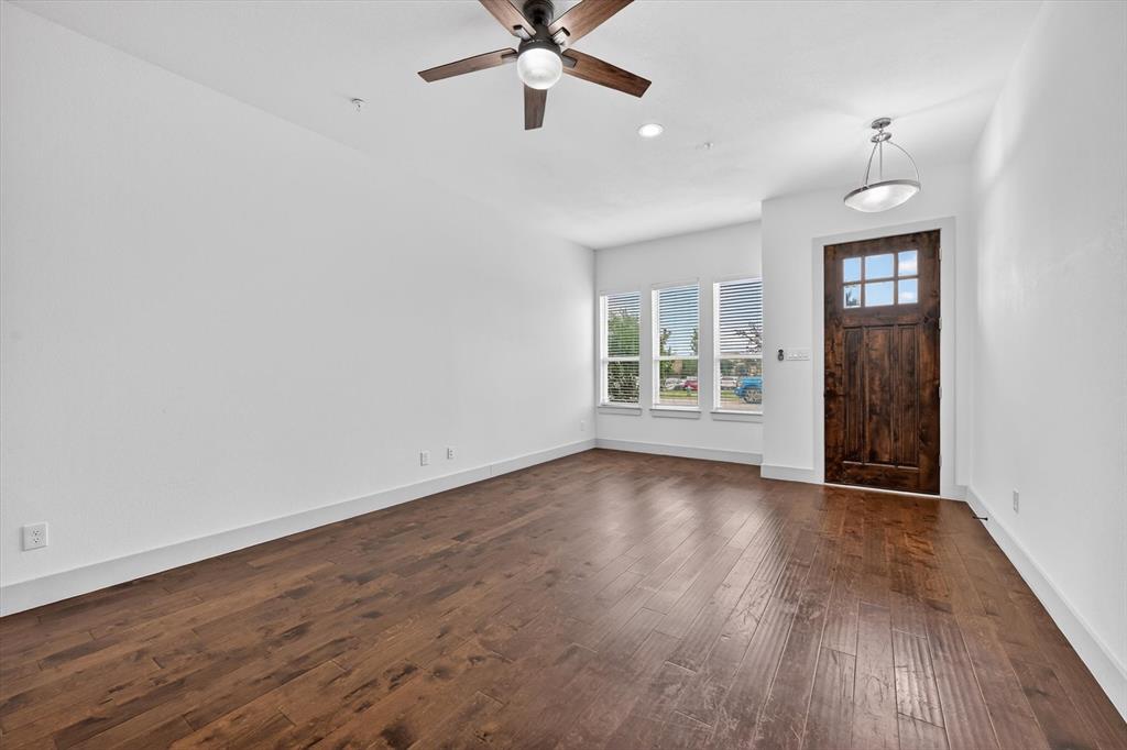 6027 Rivendell Drive Property Photo 3