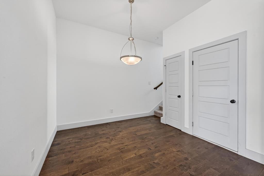 6027 Rivendell Drive Property Photo 4