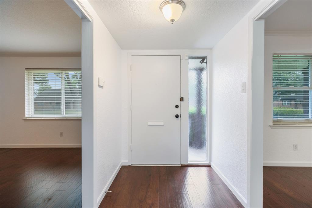 11329 Dumbarton Drive Property Photo 5