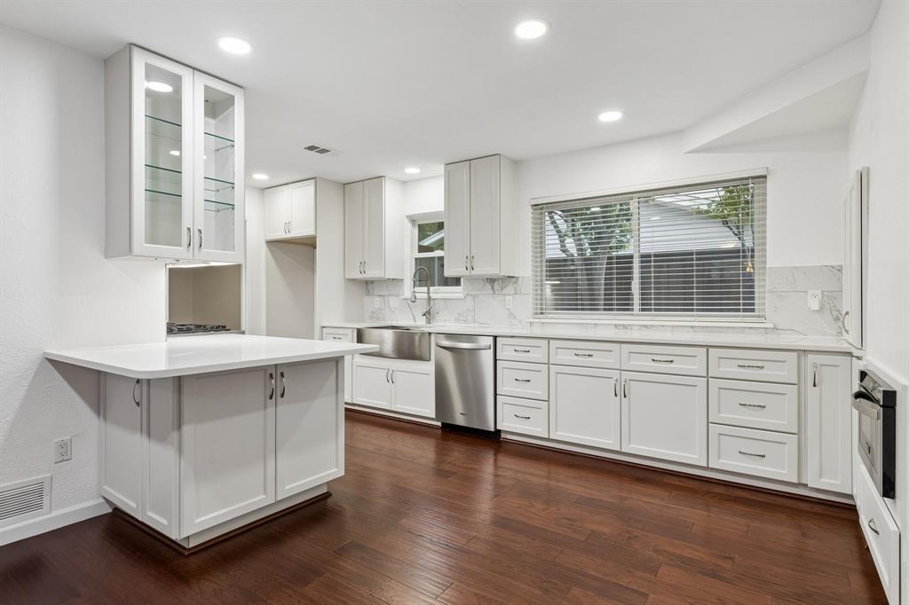 11329 Dumbarton Drive Property Photo 10