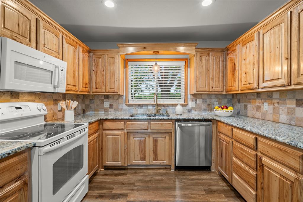 341 Reast Road Property Photo 11