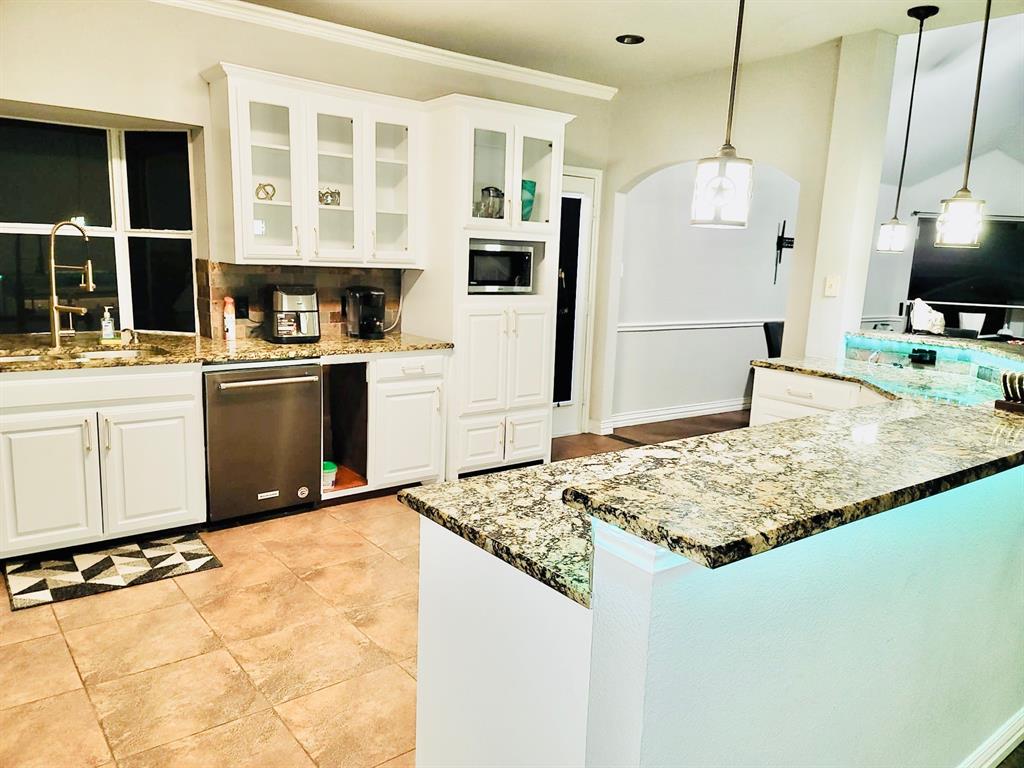 511 Lakeside Drive Property Photo 15