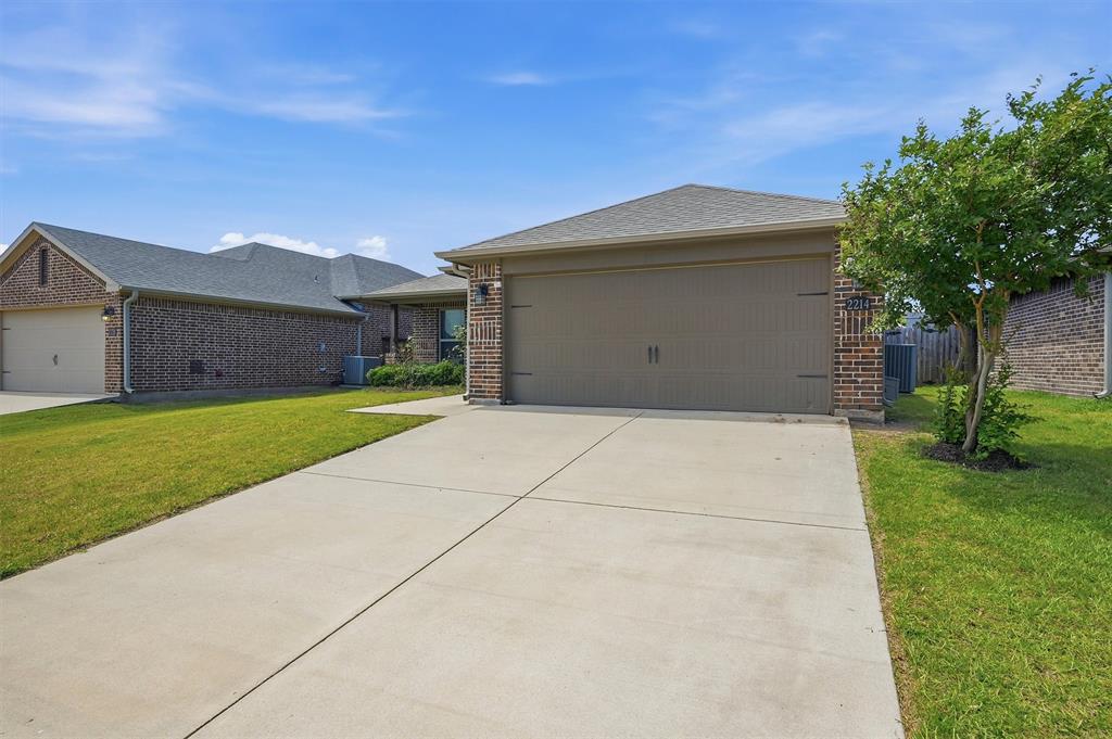 2214 Southridge Lane Property Photo 3