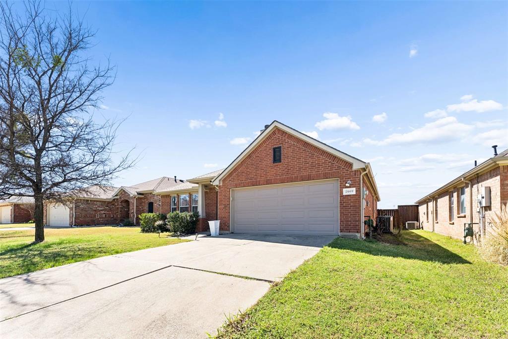 2809 Dawn Spring Drive Property Photo 1