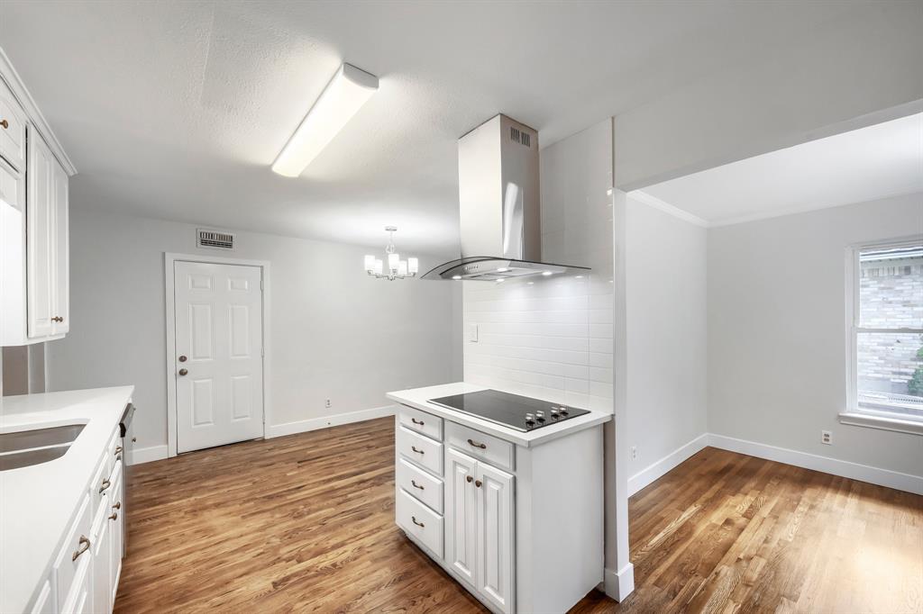 11016 Lippitt Avenue Property Photo 12