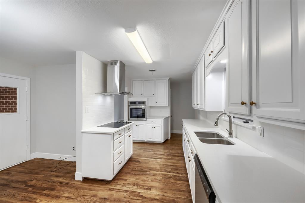 11016 Lippitt Avenue Property Photo 13