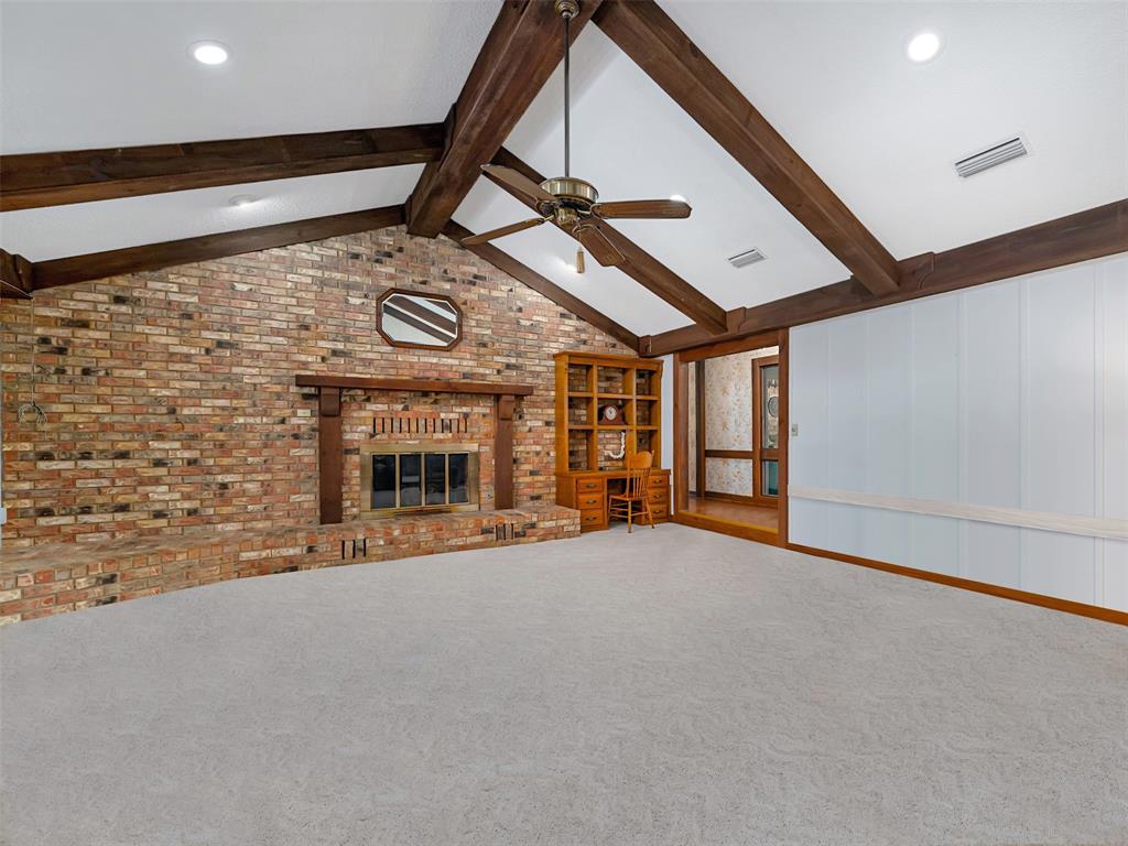 1639 Se Loop 456 Property Photo 10