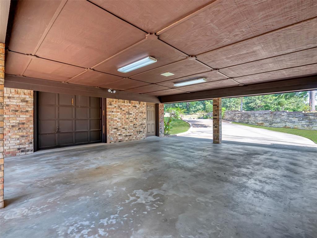 1639 Se Loop 456 Property Photo 21