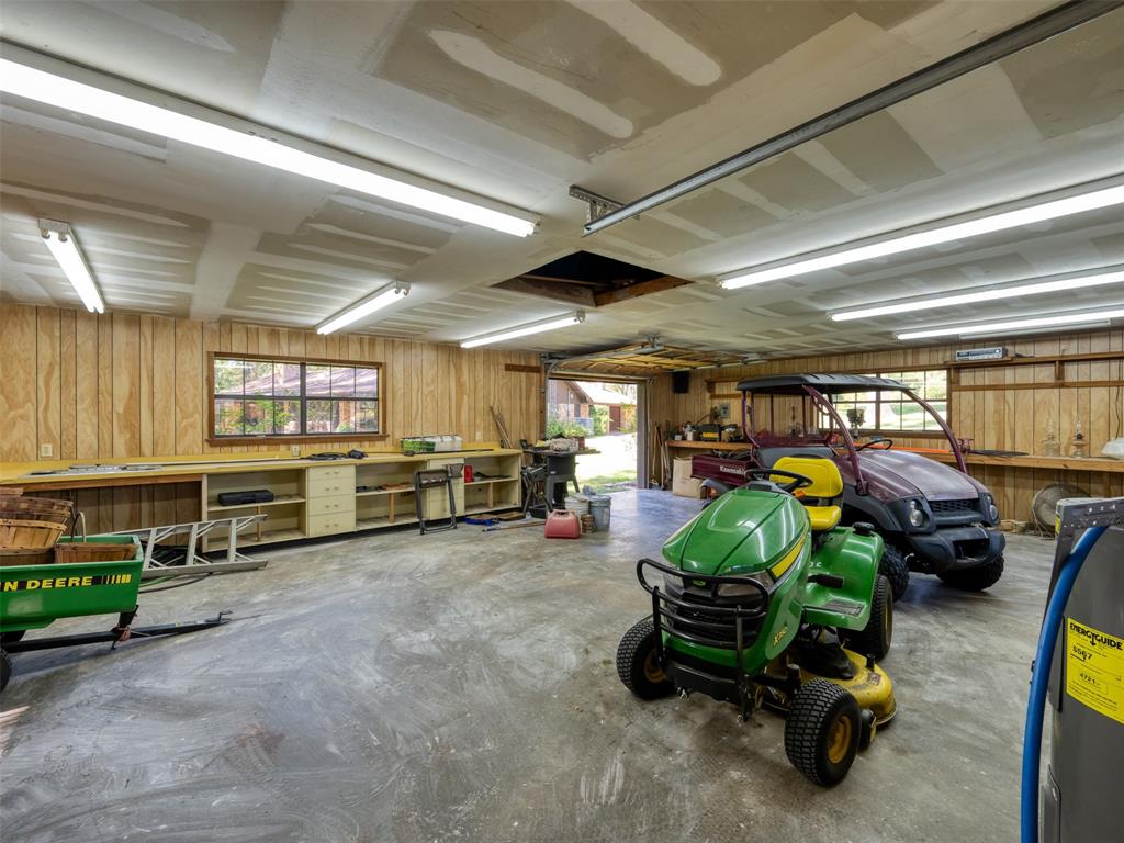1639 Se Loop 456 Property Photo 23