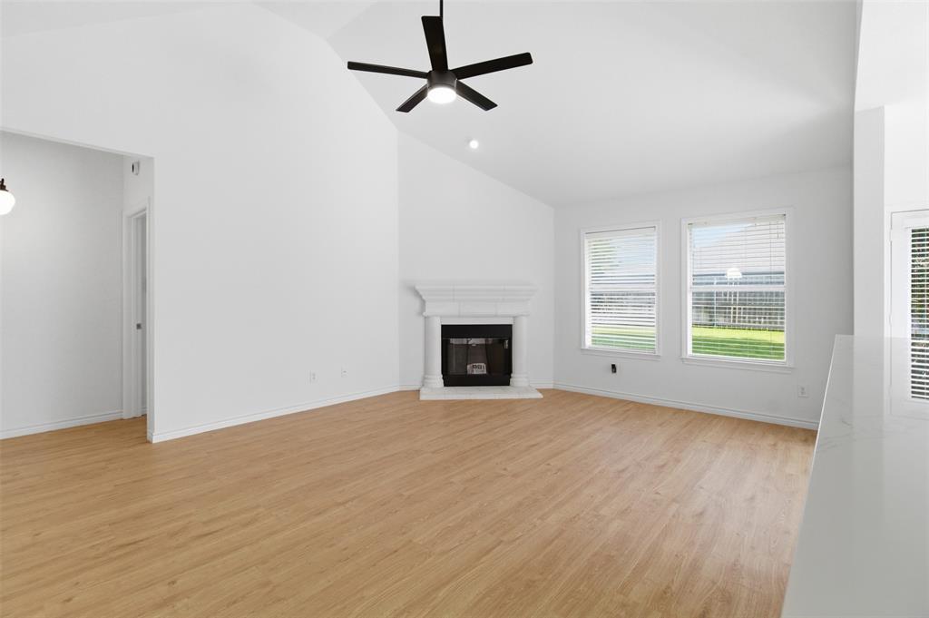924 Bowie Drive Property Photo 4