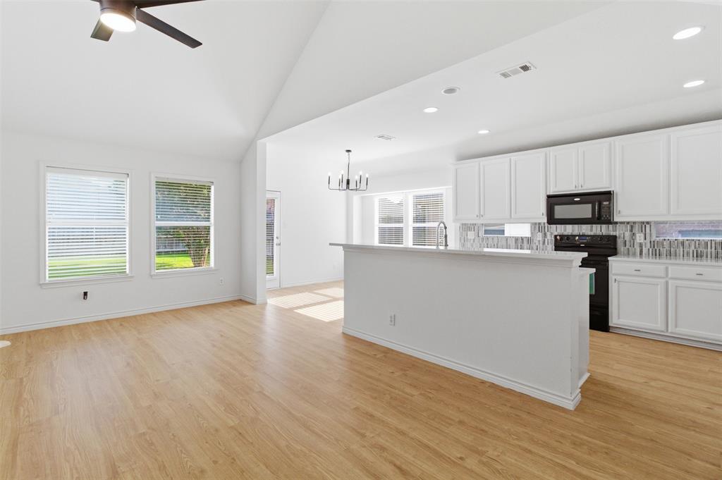 924 Bowie Drive Property Photo 6