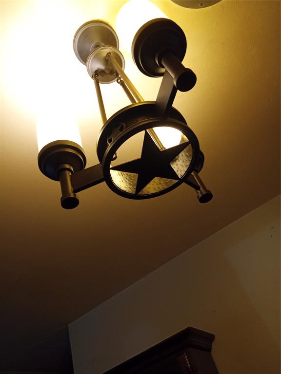 1005 Gary Street Property Photo 6