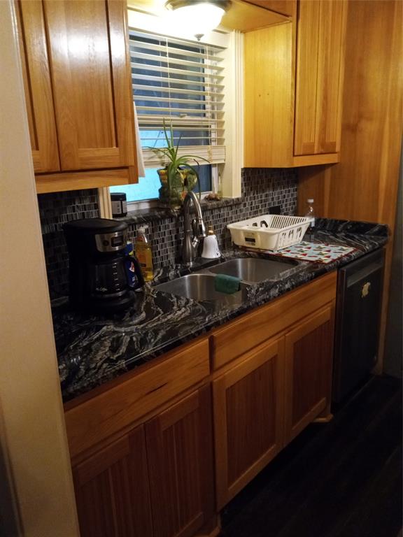 1005 Gary Street Property Photo 11