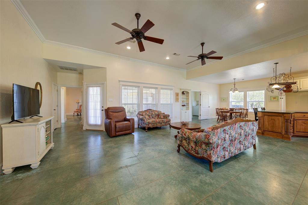 1211 W Fm 922 Property Photo 13
