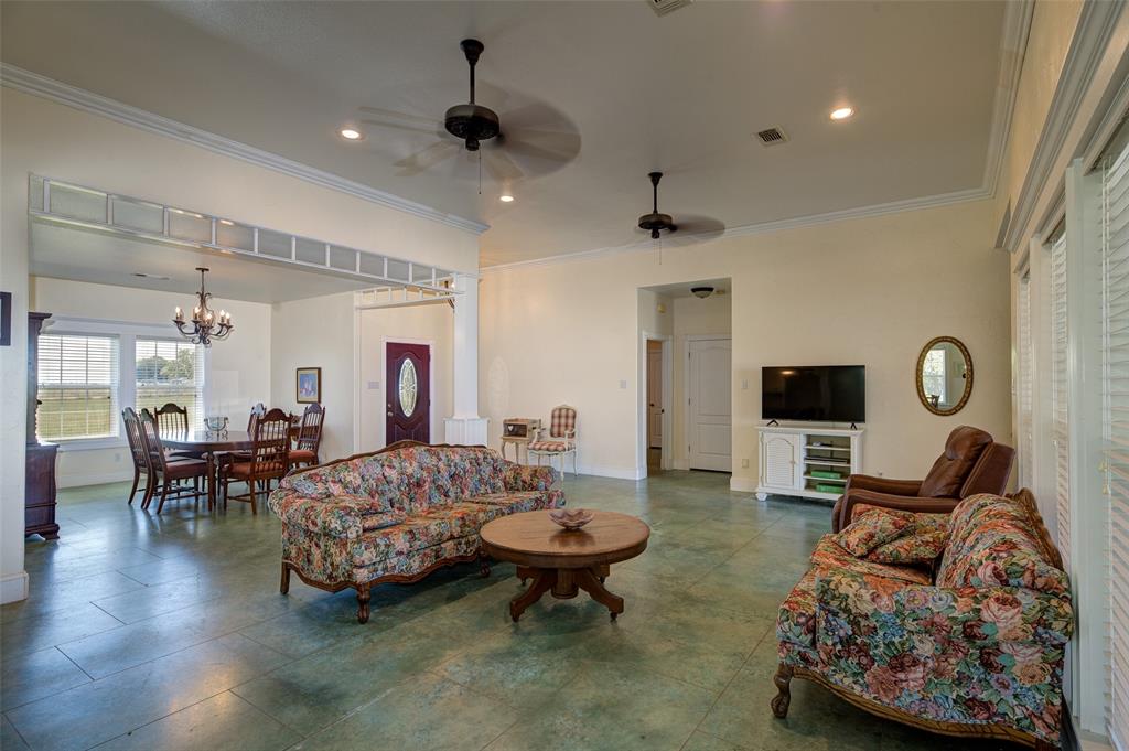 1211 W Fm 922 Property Photo 14