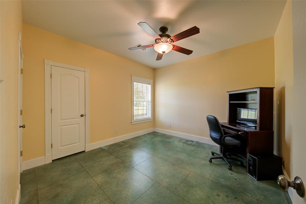 1211 W Fm 922 Property Photo 17