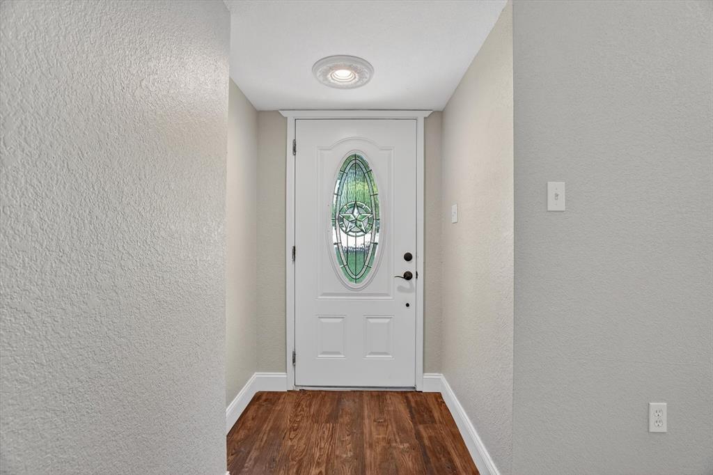 102 Live Oak Lane Property Photo 3