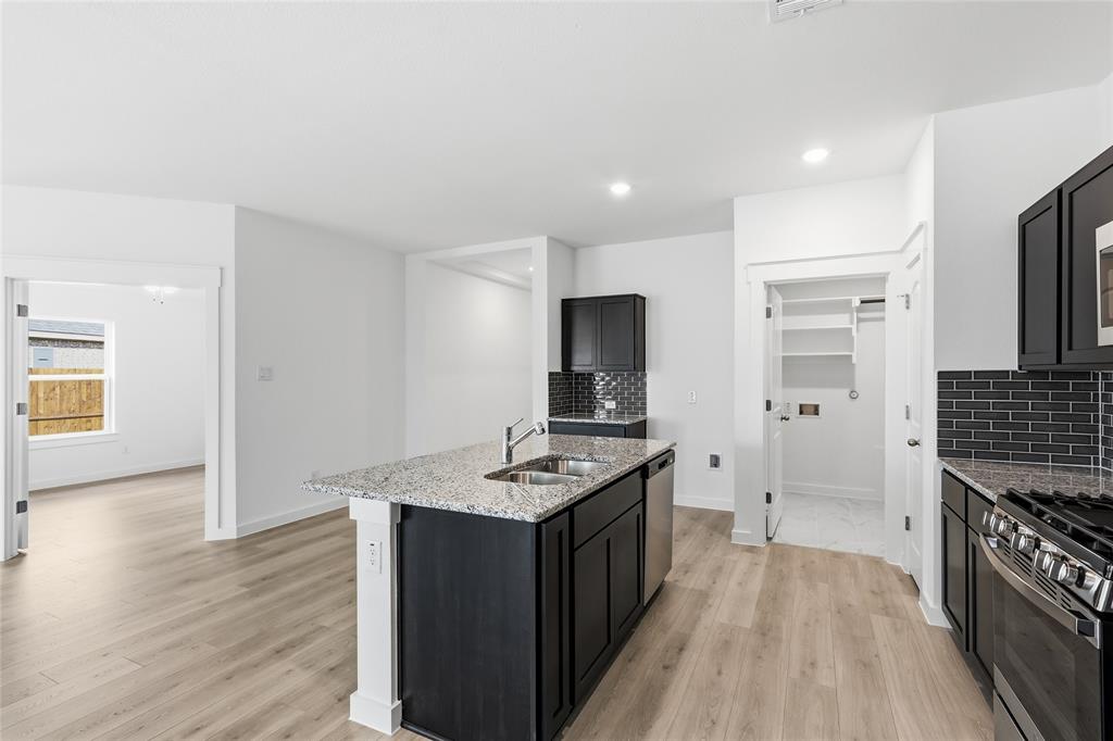 132 Patrick Henry Drive Property Photo 11