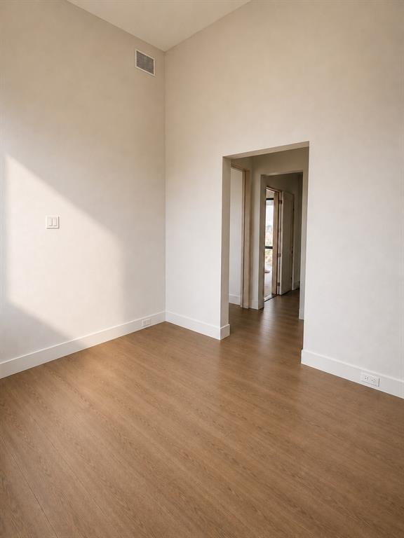 2800 Southbay Circle Property Photo 6