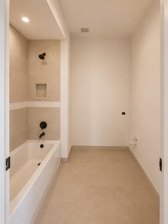2800 Southbay Circle Property Photo 10