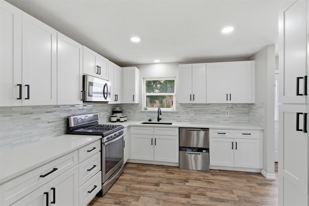 1900 Charleston Drive Property Photo 13