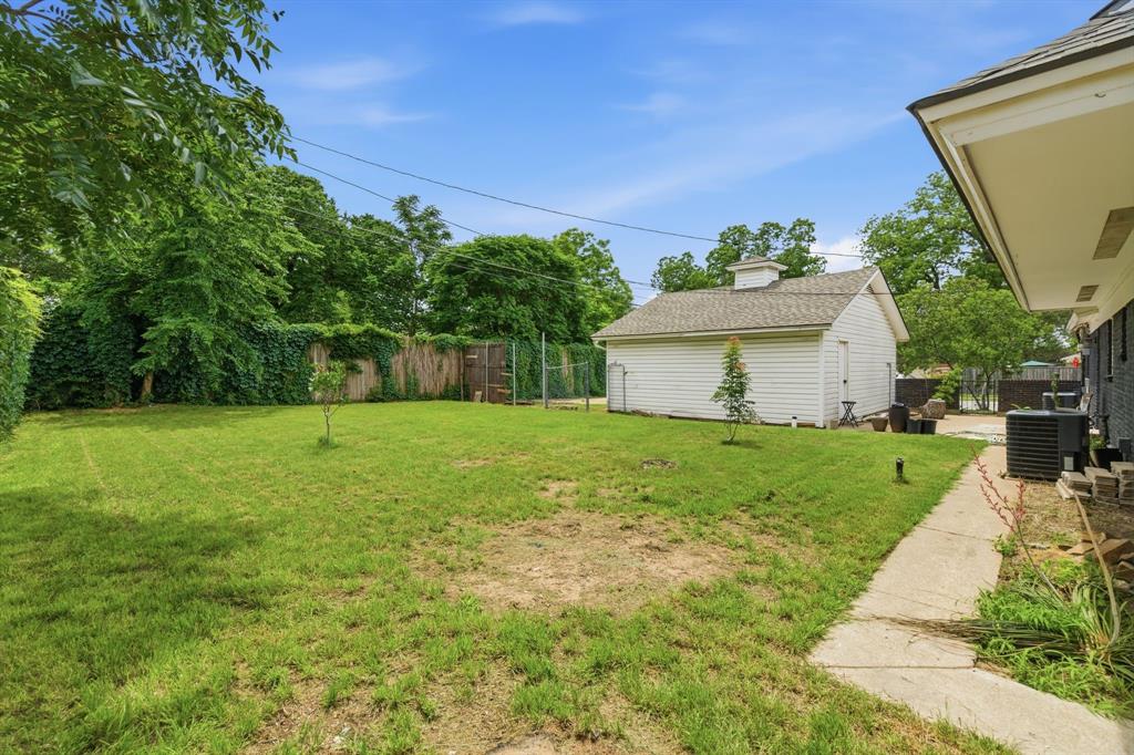 1900 Charleston Drive Property Photo 27