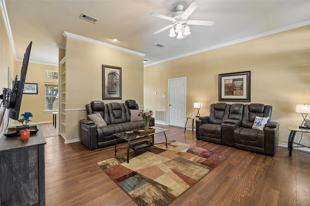 621 W Windsor Drive Property Photo 6