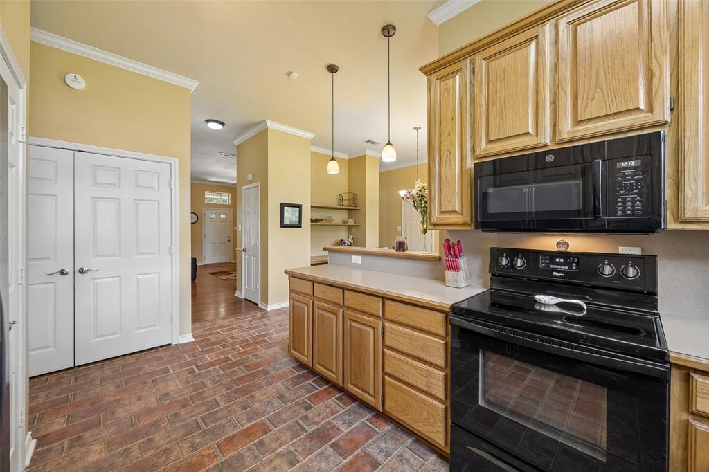 621 W Windsor Drive Property Photo 10