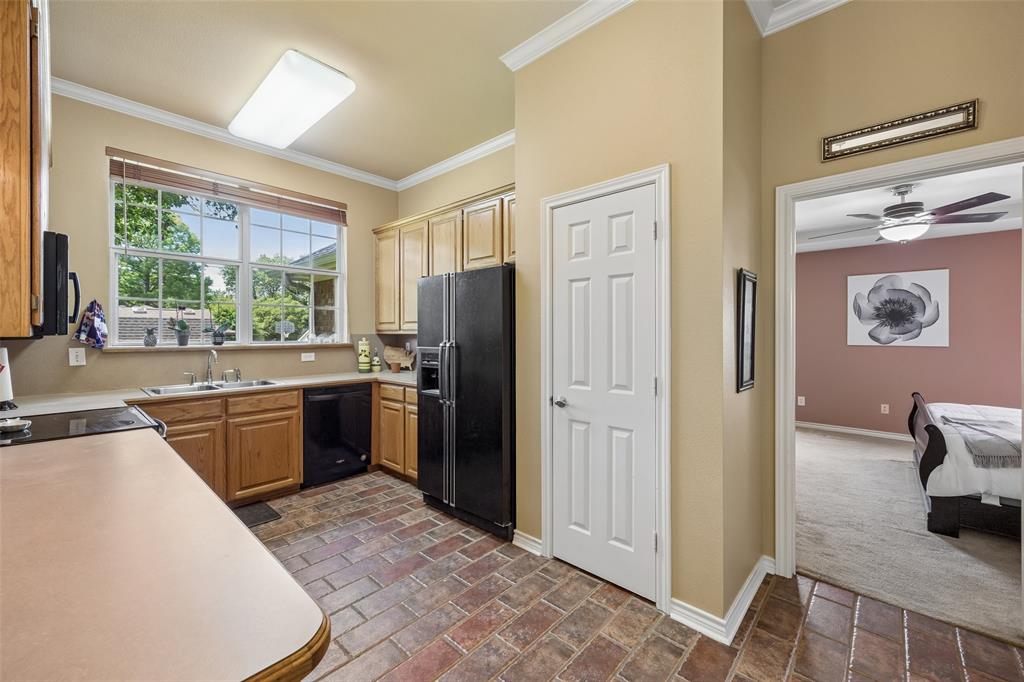 621 W Windsor Drive Property Photo 11