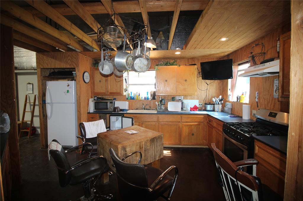 401 Cr 498 Property Photo 15