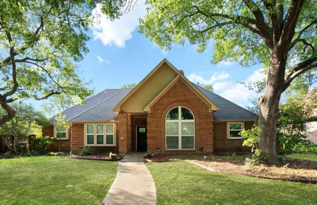 1122 Chimneyrock Trail