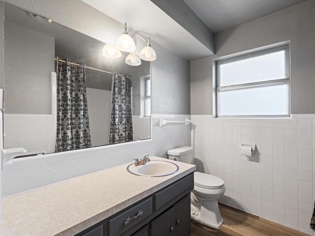 209 W Avenue K Property Photo 6