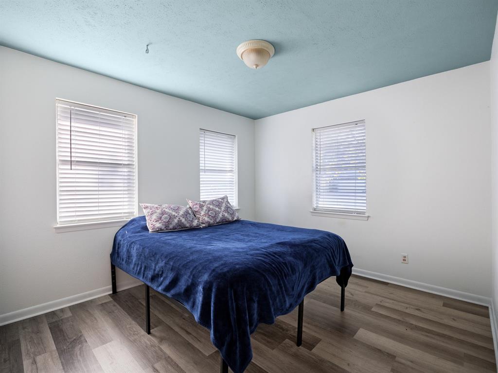 209 W Avenue K Property Photo 19