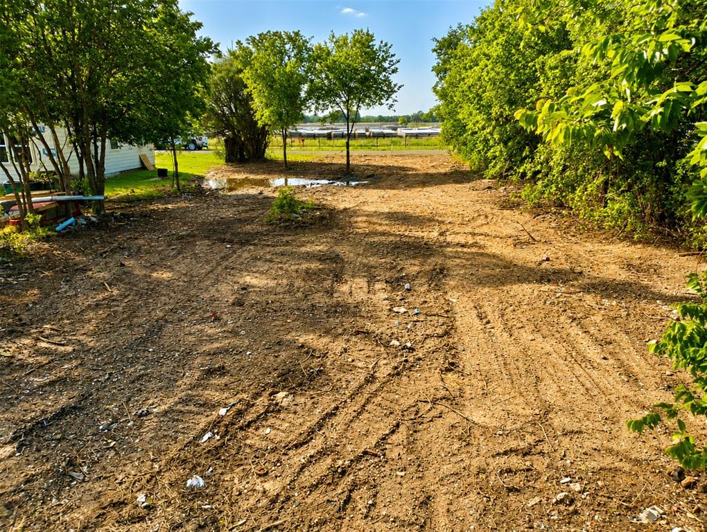992 Lincoln City Road Property Photo 3