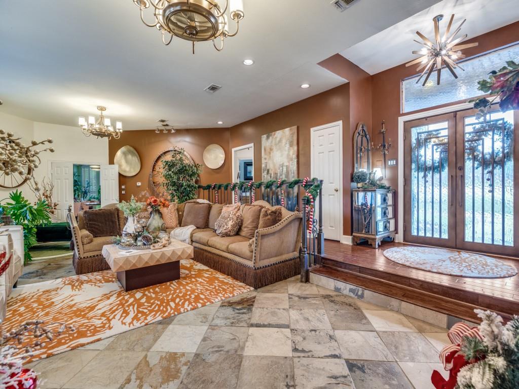 1828 Valley View Drive Property Photo 4
